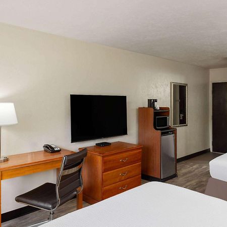 Super 8 by Wyndham Roseburg Hotel Eksteriør billede