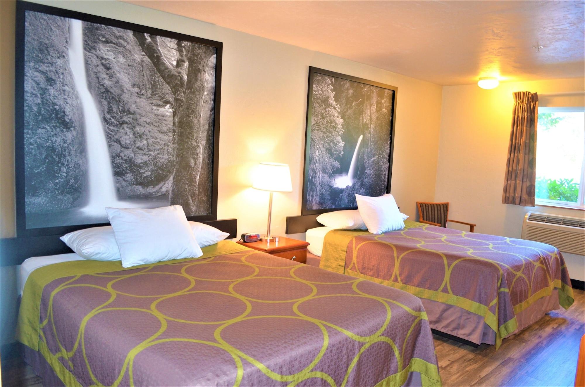 Super 8 by Wyndham Roseburg Hotel Eksteriør billede