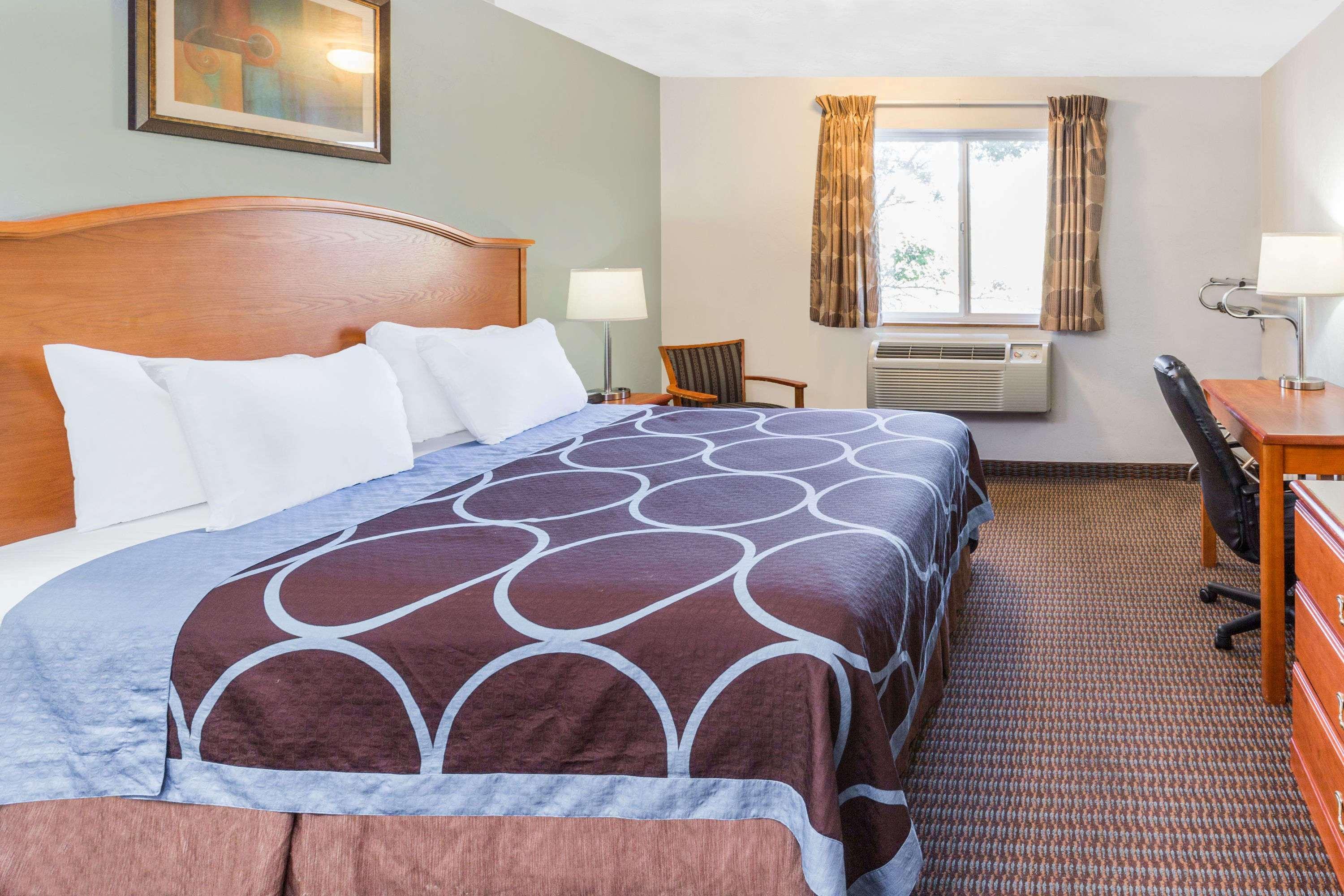 Super 8 by Wyndham Roseburg Hotel Eksteriør billede