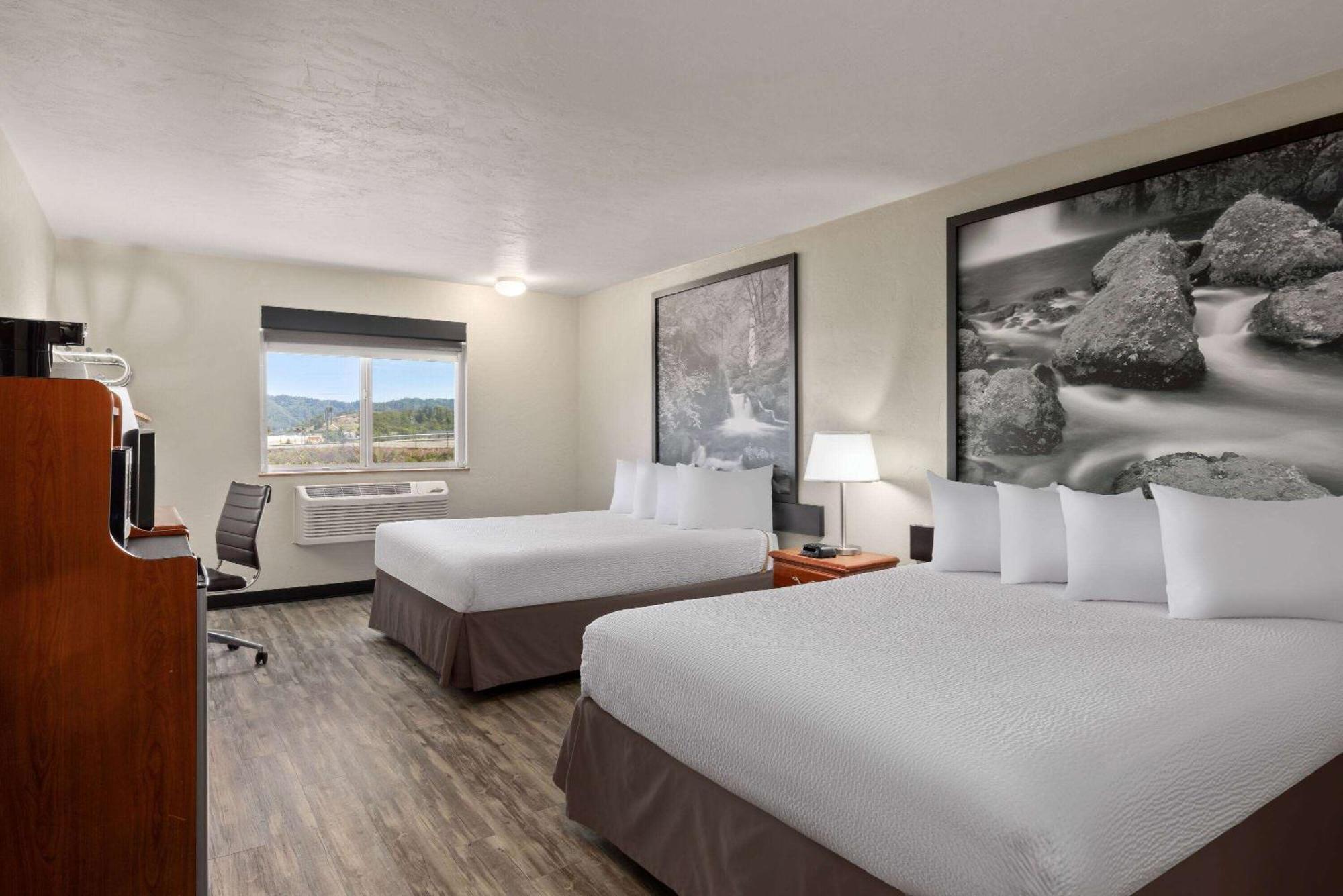 Super 8 by Wyndham Roseburg Hotel Eksteriør billede