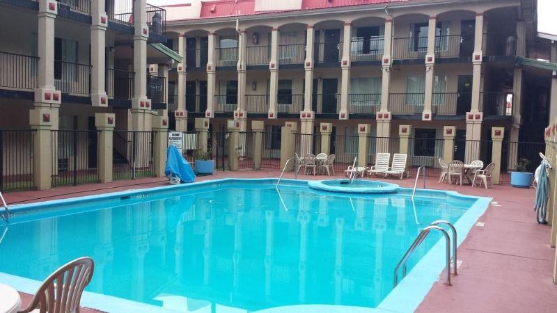 Super 8 by Wyndham Roseburg Hotel Eksteriør billede