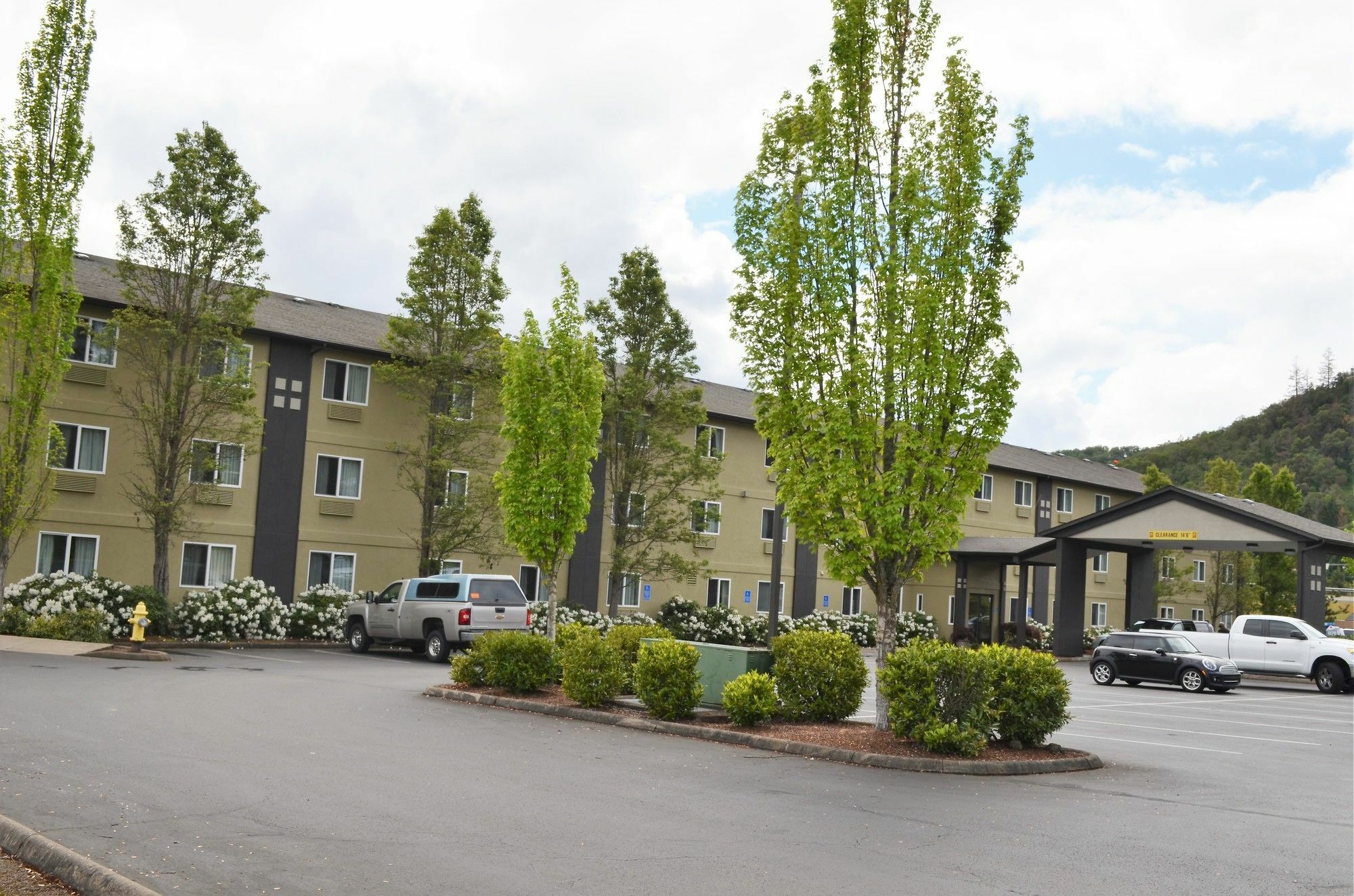 Super 8 by Wyndham Roseburg Hotel Eksteriør billede
